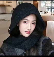 Sciarpa con cappuccio in