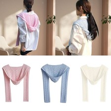 Sciarpa con cappuccio lavorata